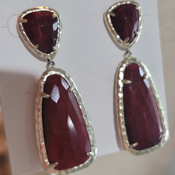 KENDRA SCOTT BORDEAUX TIGERS EYE EARRINGS GOLD - Picture 5 of 6
